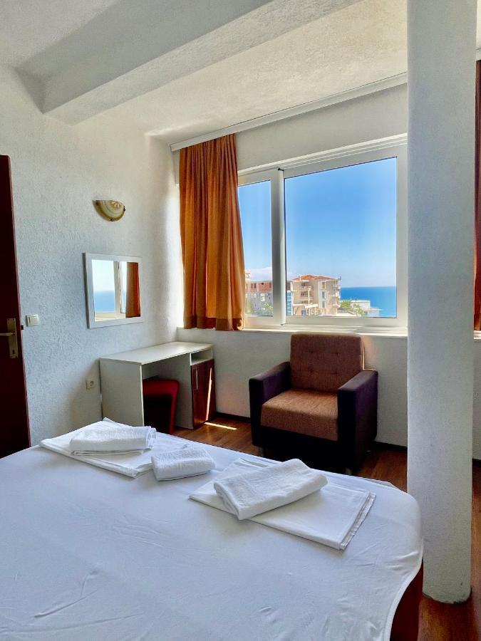 Adriatic Apartment *